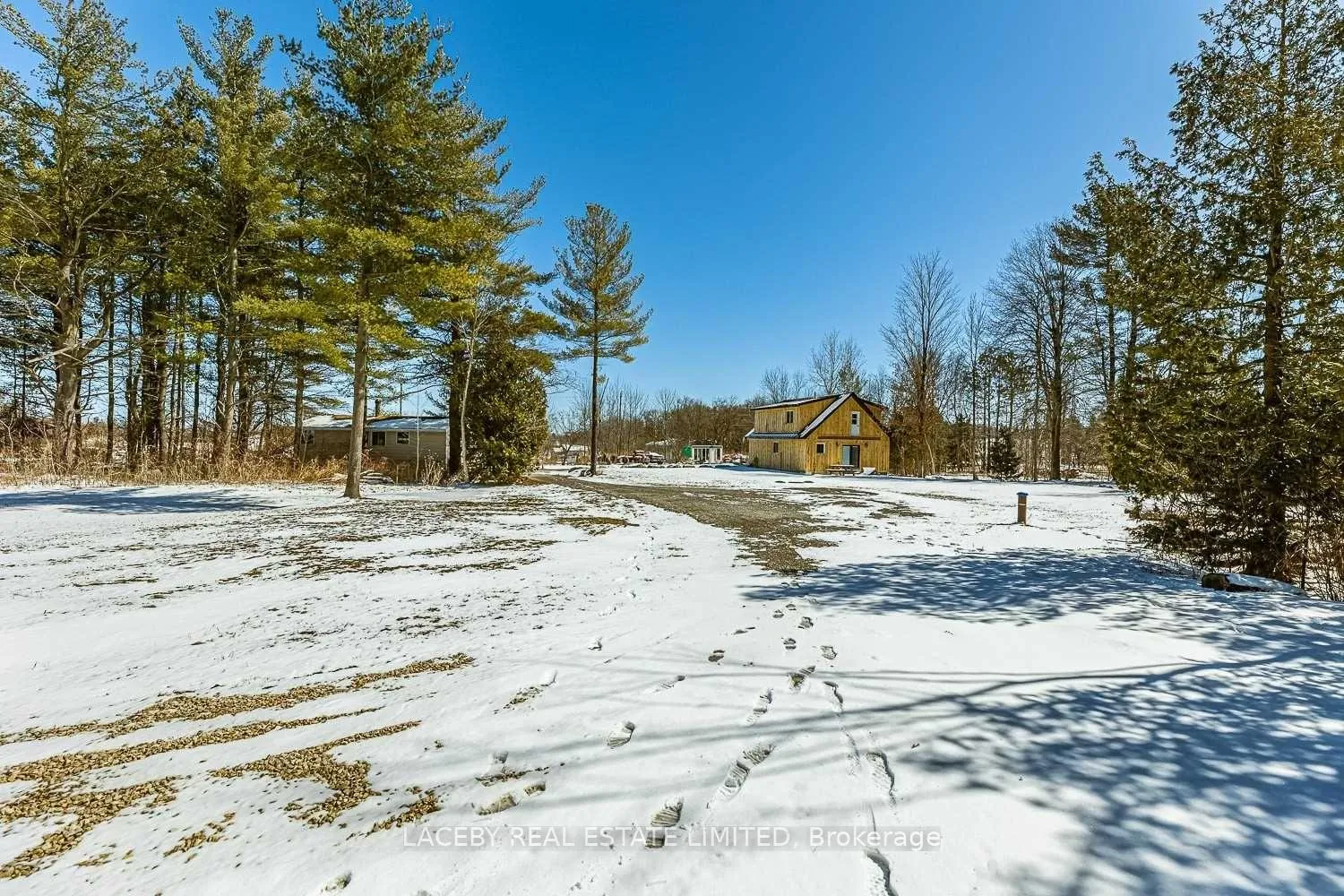 Photo 7 of 1544 7th Line, Innisfil, Rural Innisfil — HOMEH