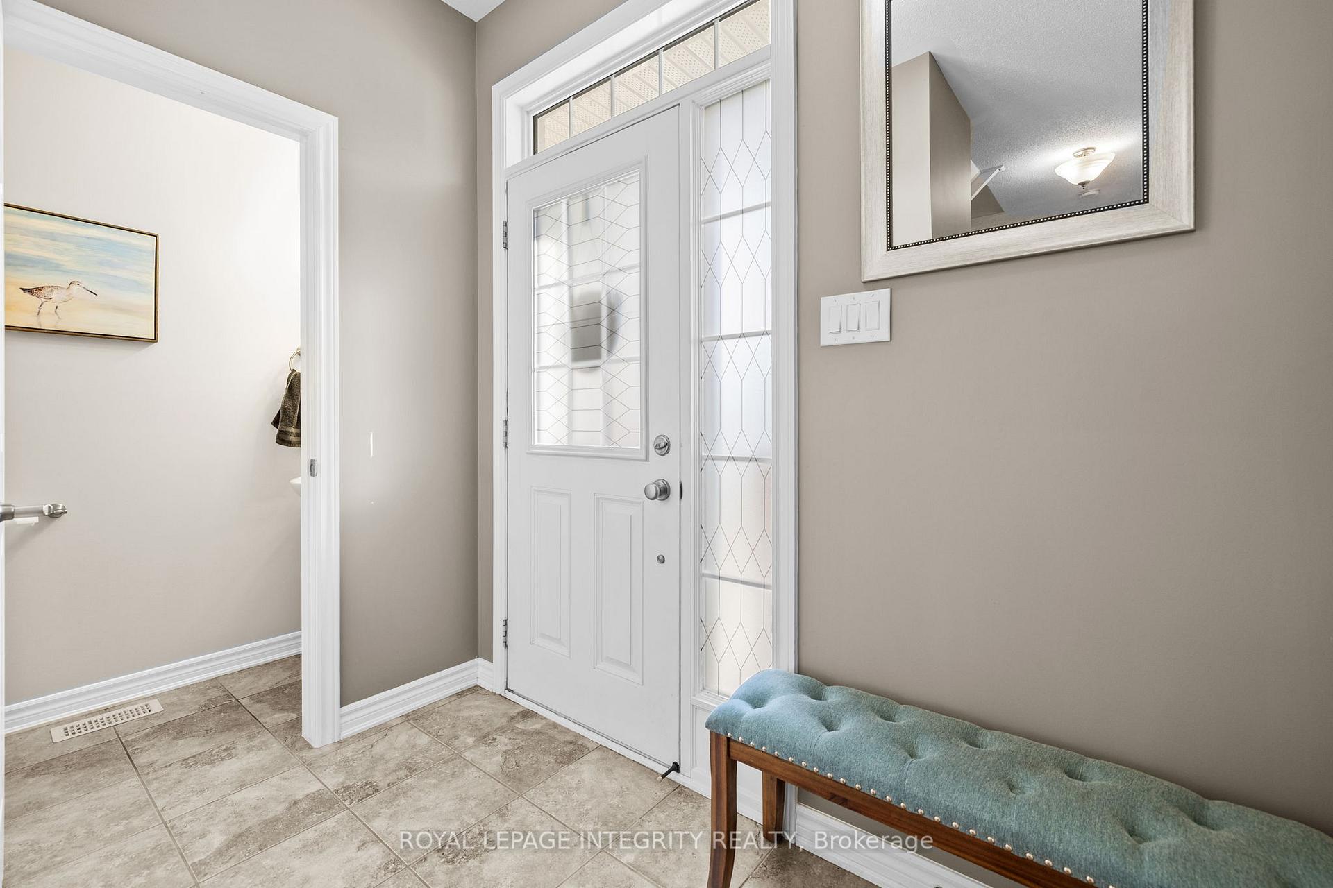 Photo 3 of 534 Meadowcreek Circle, Ottawa, Kanata - Emerald Meadows/Trailwest — HOMEH