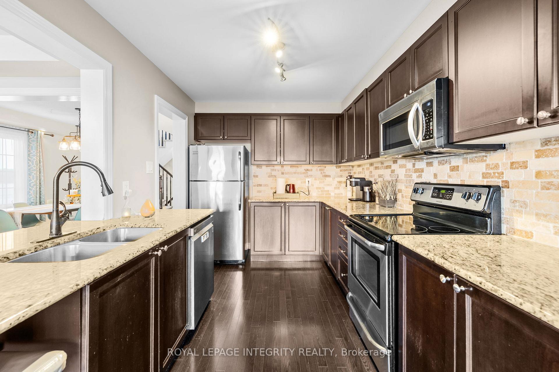 Photo 11 of 534 Meadowcreek Circle, Ottawa, Kanata - Emerald Meadows/Trailwest — HOMEH