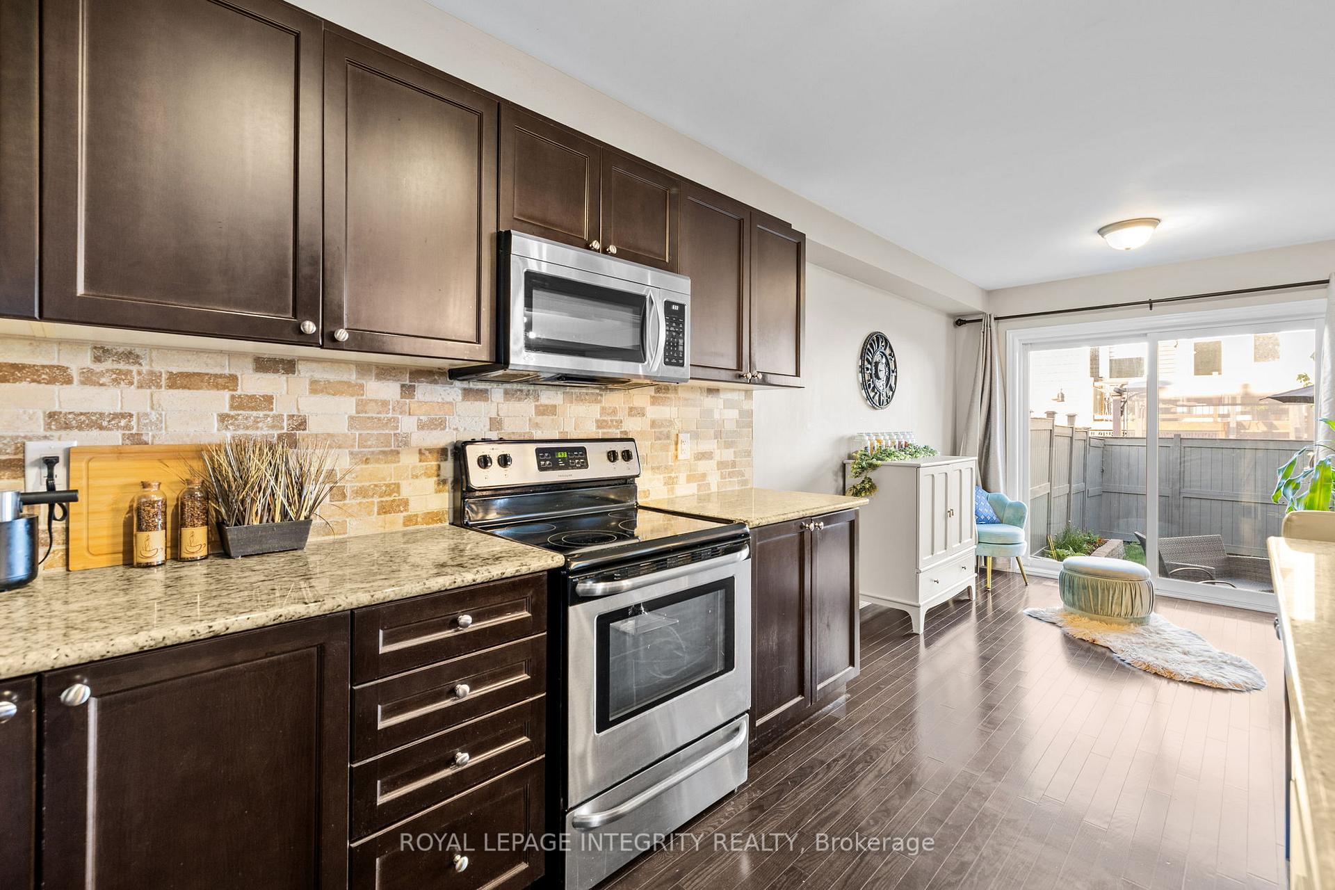 Photo 13 of 534 Meadowcreek Circle, Ottawa, Kanata - Emerald Meadows/Trailwest — HOMEH