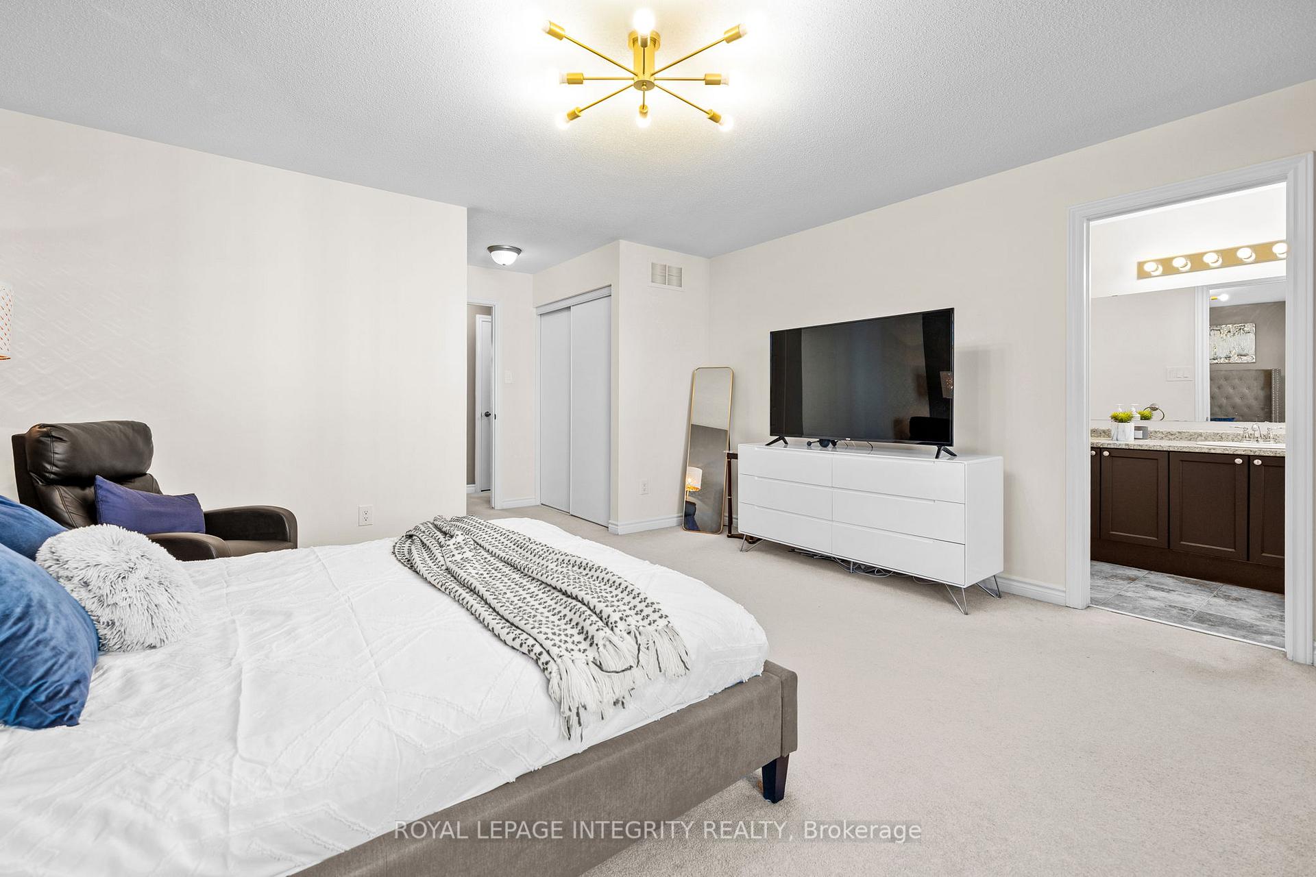 Photo 21 of 534 Meadowcreek Circle, Ottawa, Kanata - Emerald Meadows/Trailwest — HOMEH