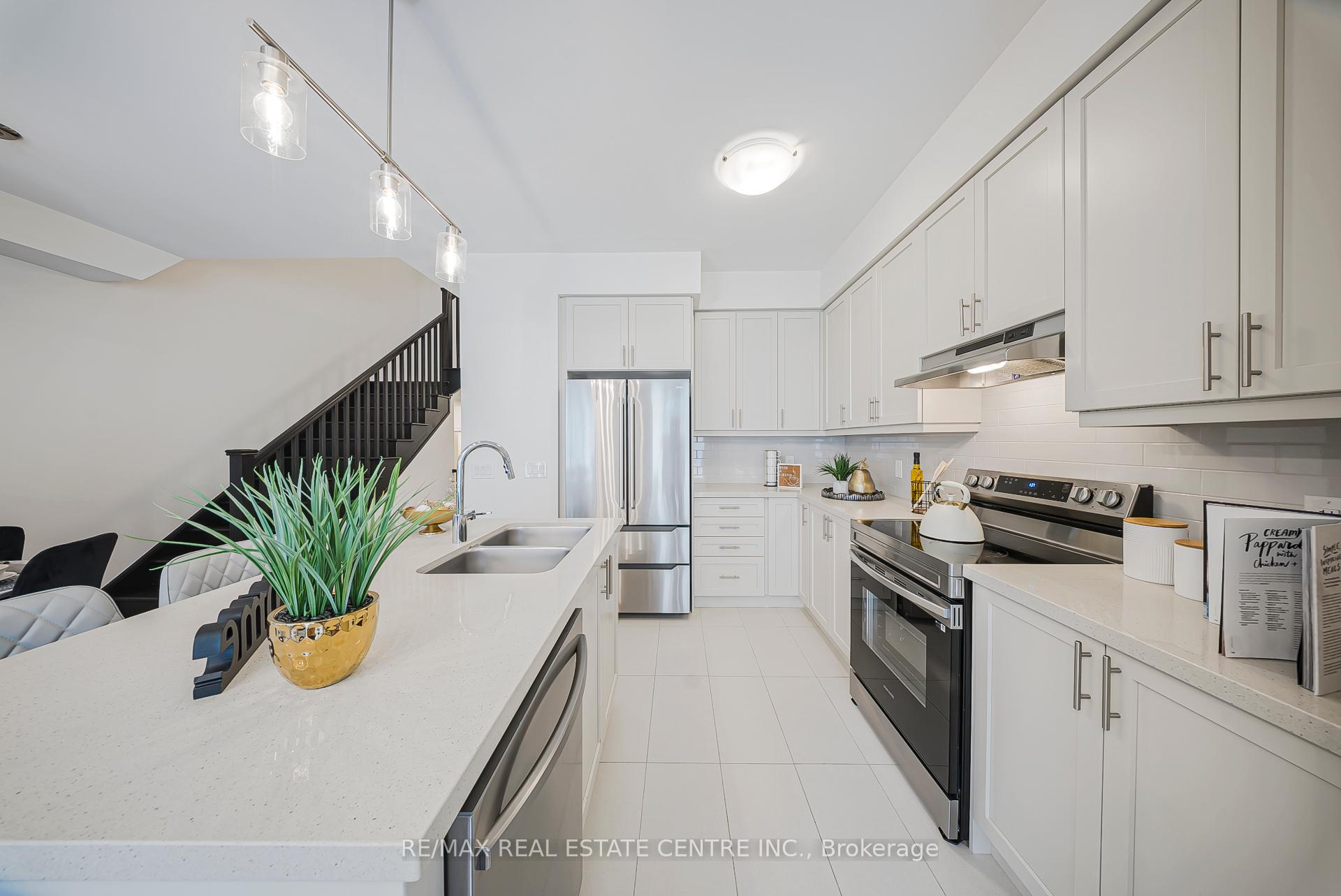 Photo 18 of 168 Beckview Drive, Kitchener — HOMEH