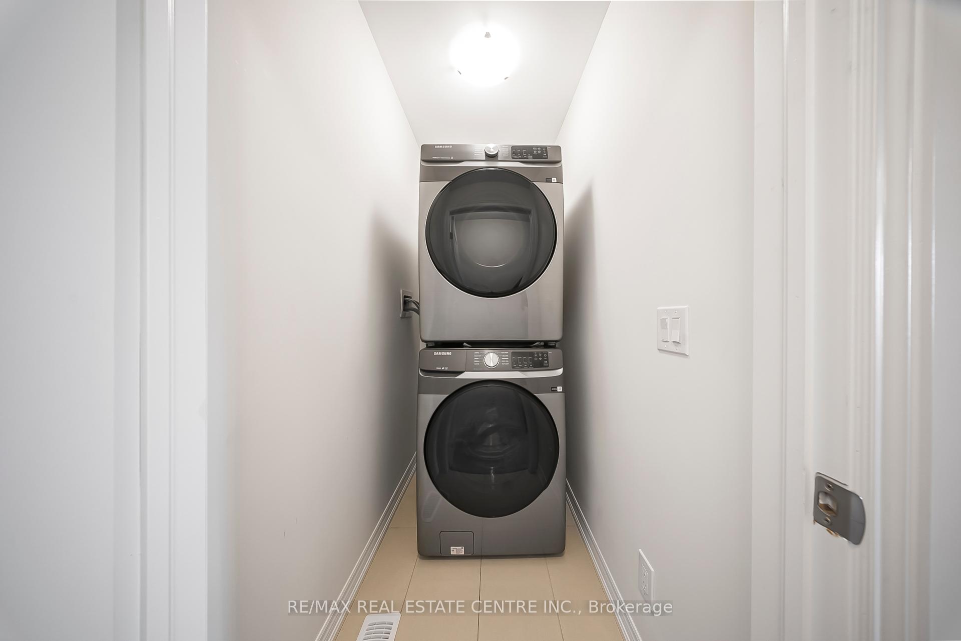 Photo 35 of 168 Beckview Drive, Kitchener — HOMEH