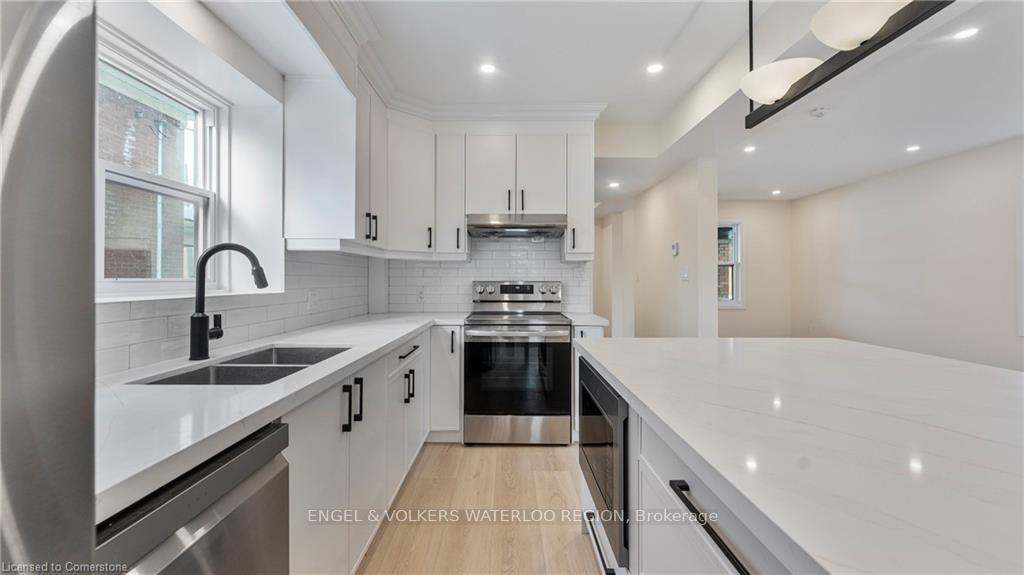 Photo 10 of 313 Duke Street E, Kitchener — HOMEH