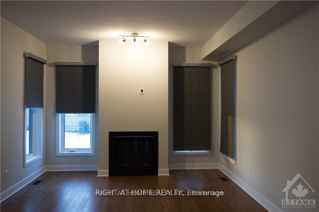Photo 8 of 34 Plank Street, Ottawa, Kanata - Emerald Meadows/Trailwest — HOMEH