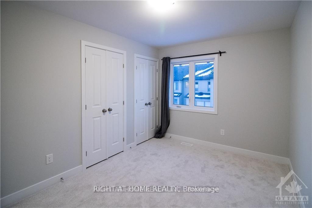 Photo 18 of 34 Plank Street, Ottawa, Kanata - Emerald Meadows/Trailwest — HOMEH