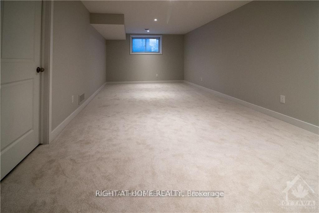 Photo 20 of 34 Plank Street, Ottawa, Kanata - Emerald Meadows/Trailwest — HOMEH