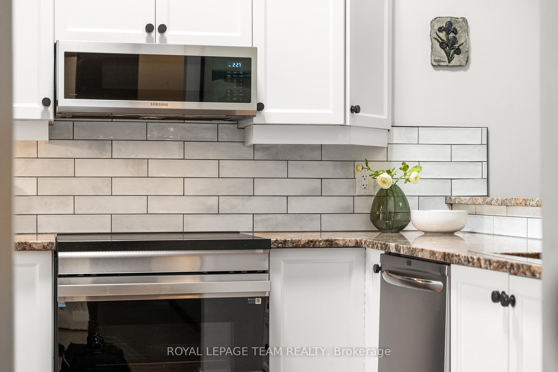 Photo 18 of 58 Nighthawk Crescent, Ottawa, Kanata - Bridlewood — HOMEH