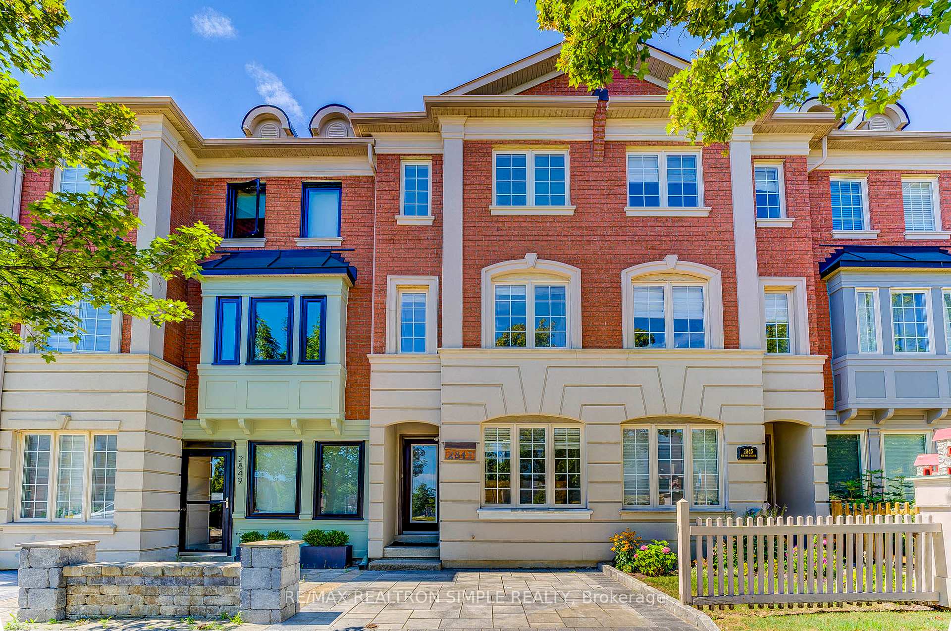 Front of 2847 Bur Oak Avenue