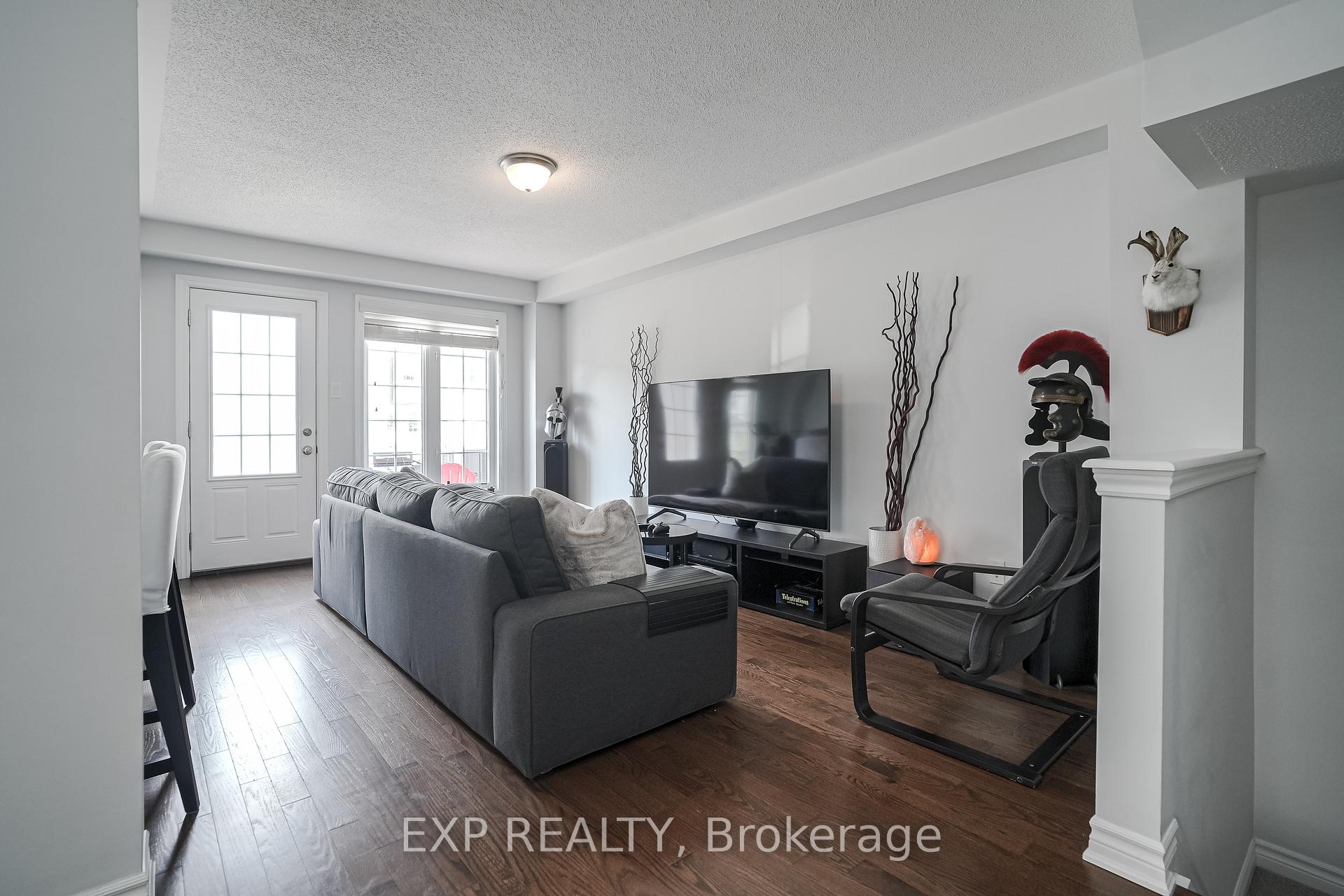 Photo 6 of 595 Foxlight Circle, Ottawa, Kanata - Emerald Meadows/Trailwest — HOMEH
