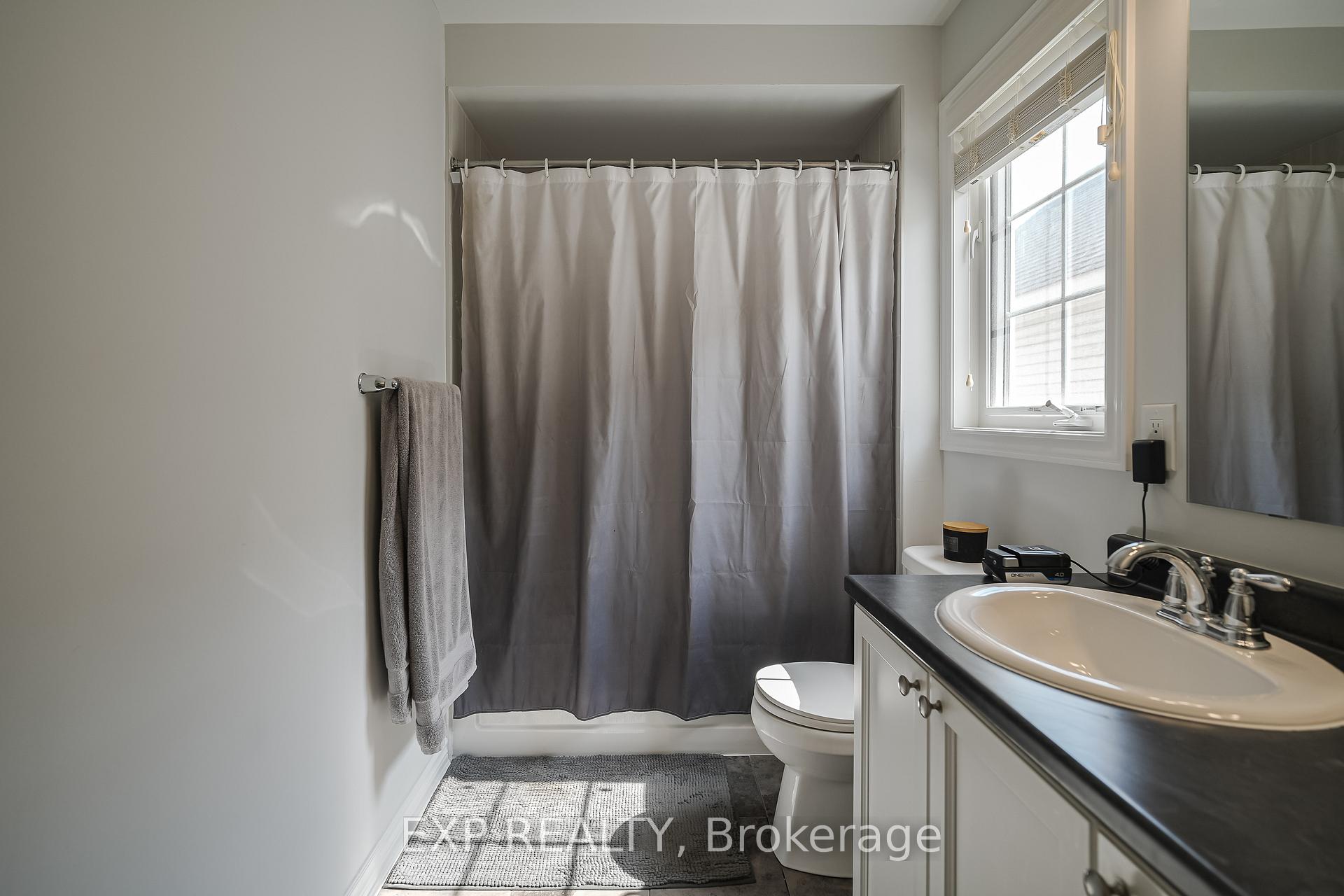 Photo 9 of 595 Foxlight Circle, Ottawa, Kanata - Emerald Meadows/Trailwest — HOMEH