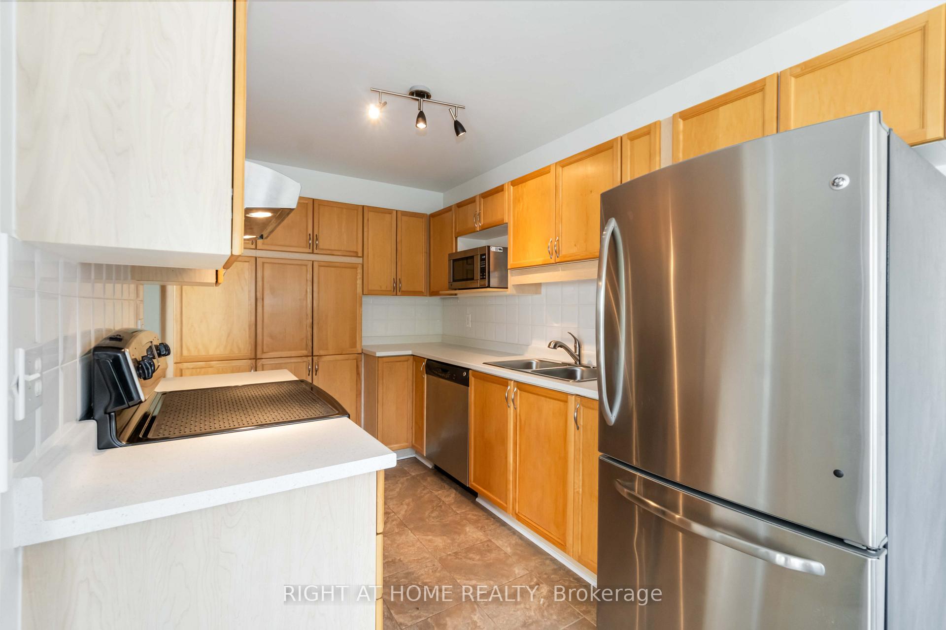 Photo 11 of 87 Cohen Avenue, Ottawa, Kanata - Katimavik — HOMEH