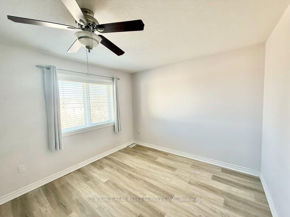 Photo 5 of 561 Isaiah Crescent, Kitchener, Larentian West — HOMEH