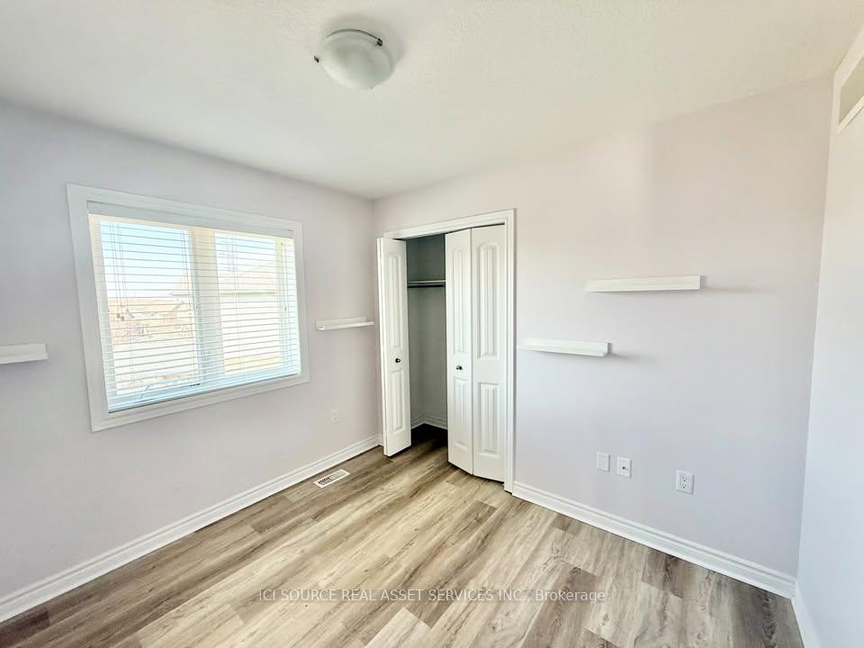 Photo 7 of 561 Isaiah Crescent, Kitchener, Larentian West — HOMEH