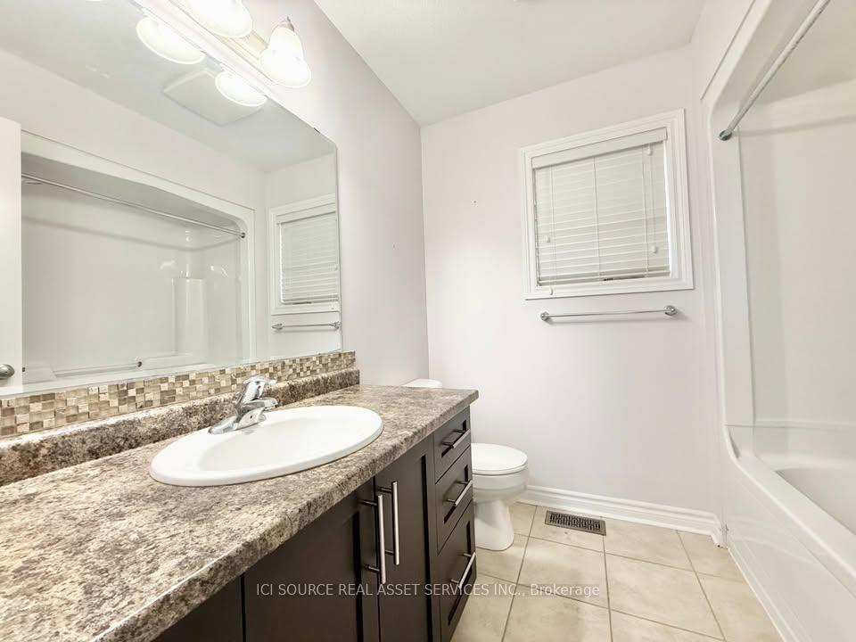 Photo 9 of 561 Isaiah Crescent, Kitchener, Larentian West — HOMEH