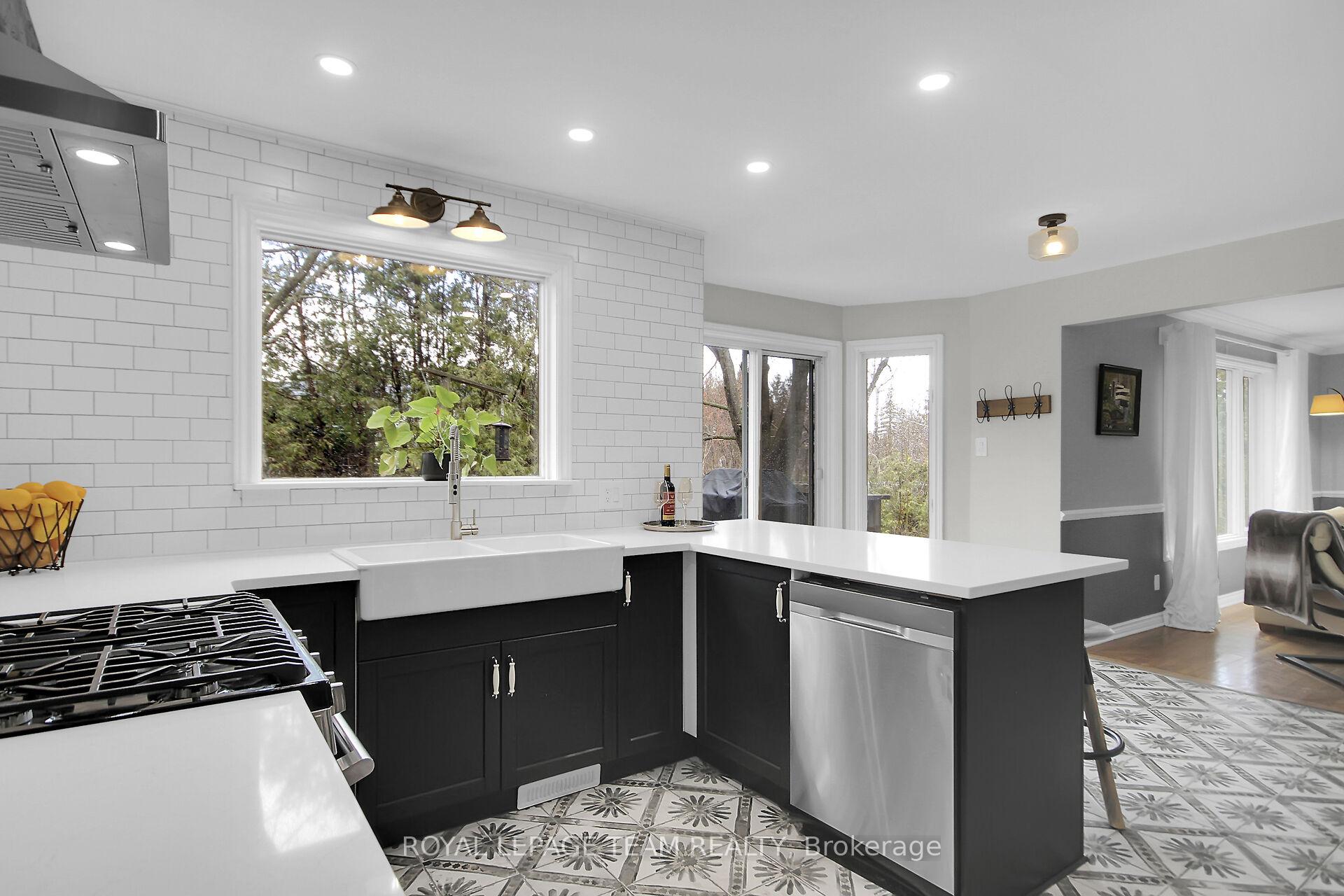 Photo 10 of 6524 Timagami Court, Ottawa, Manotick South to Roger Stevens — HOMEH