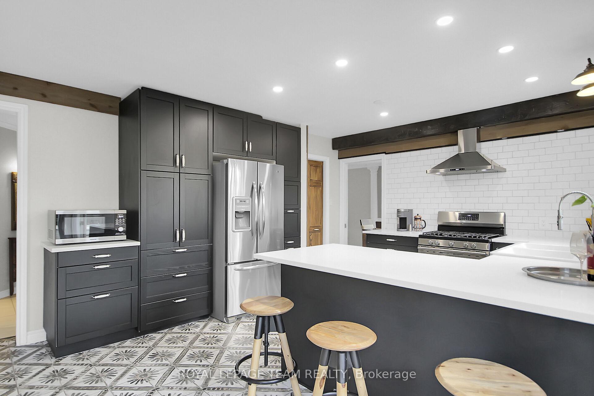 Photo 12 of 6524 Timagami Court, Ottawa, Manotick South to Roger Stevens — HOMEH