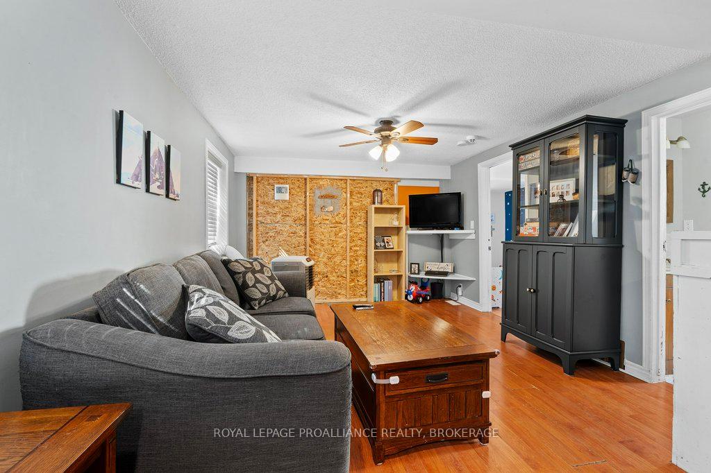 Photo 4 of 489 Alfred Street, Kingston, East of Sir John A. Blvd — HOMEH