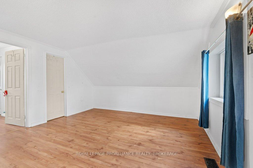 Photo 13 of 489 Alfred Street, Kingston, East of Sir John A. Blvd — HOMEH