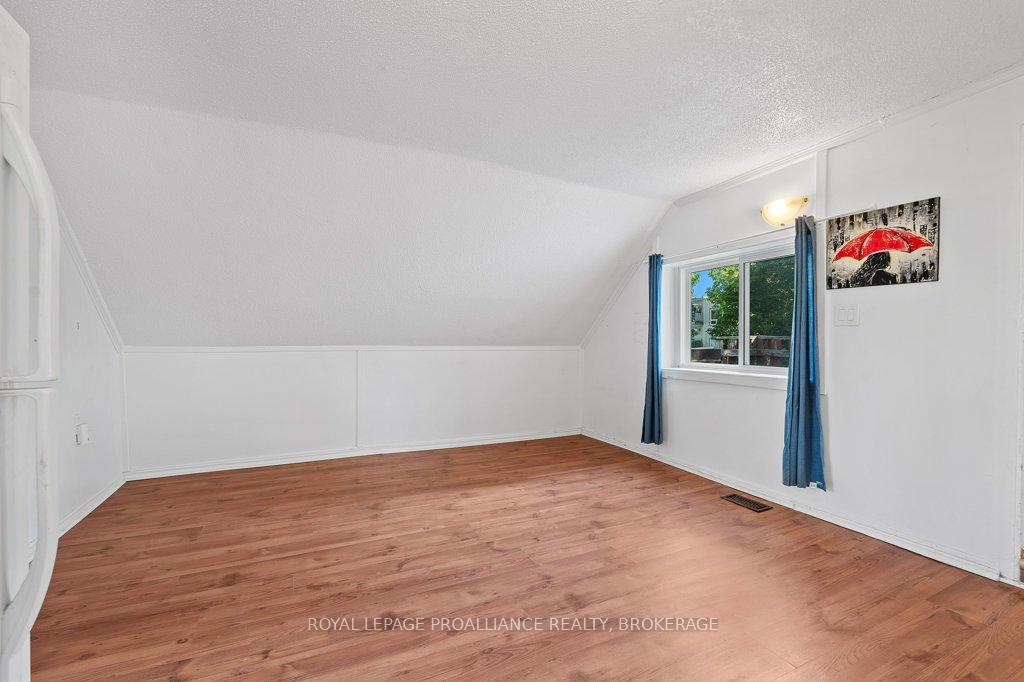 Photo 14 of 489 Alfred Street, Kingston, East of Sir John A. Blvd — HOMEH