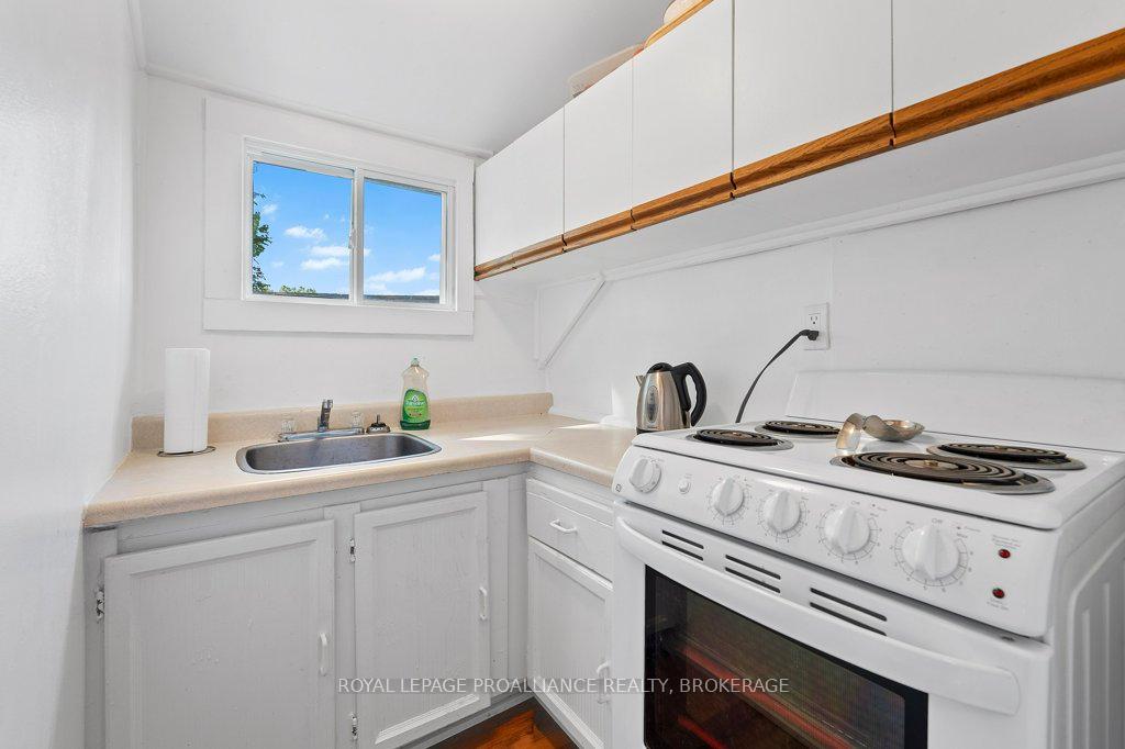 Photo 16 of 489 Alfred Street, Kingston, East of Sir John A. Blvd — HOMEH