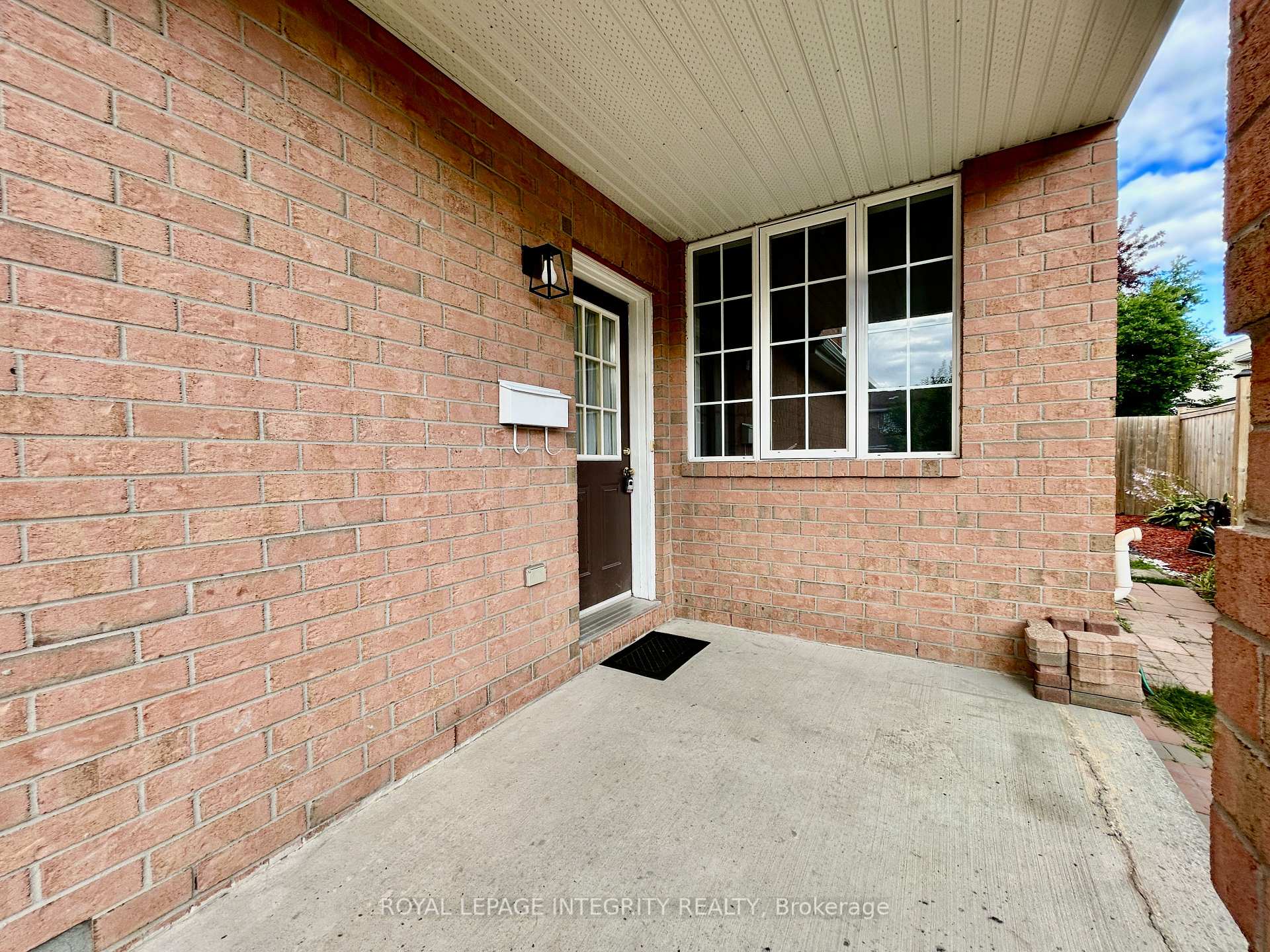 Photo 4 of 19 Cohen Avenue, Ottawa, Kanata - Katimavik — HOMEH
