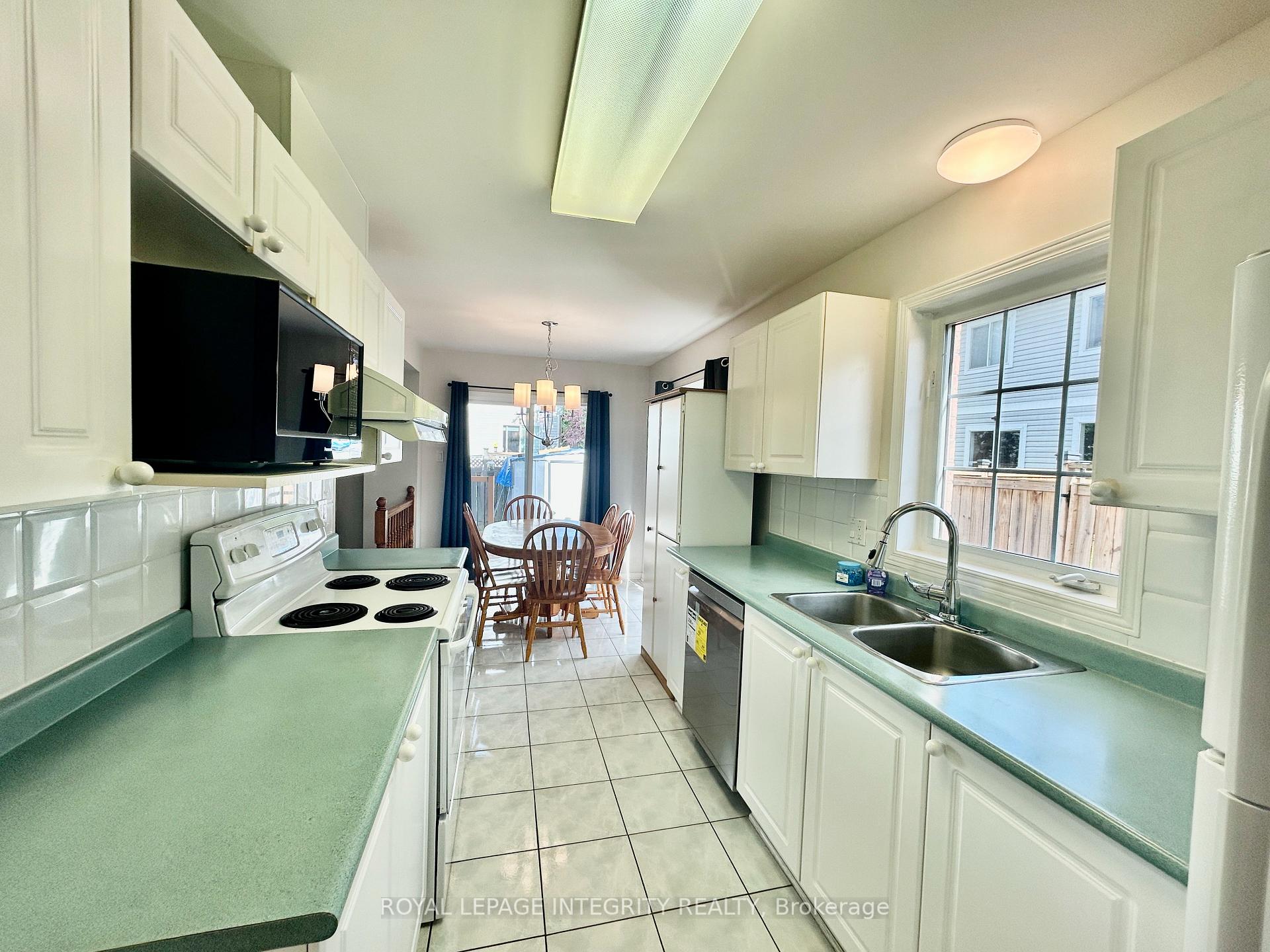 Photo 6 of 19 Cohen Avenue, Ottawa, Kanata - Katimavik — HOMEH