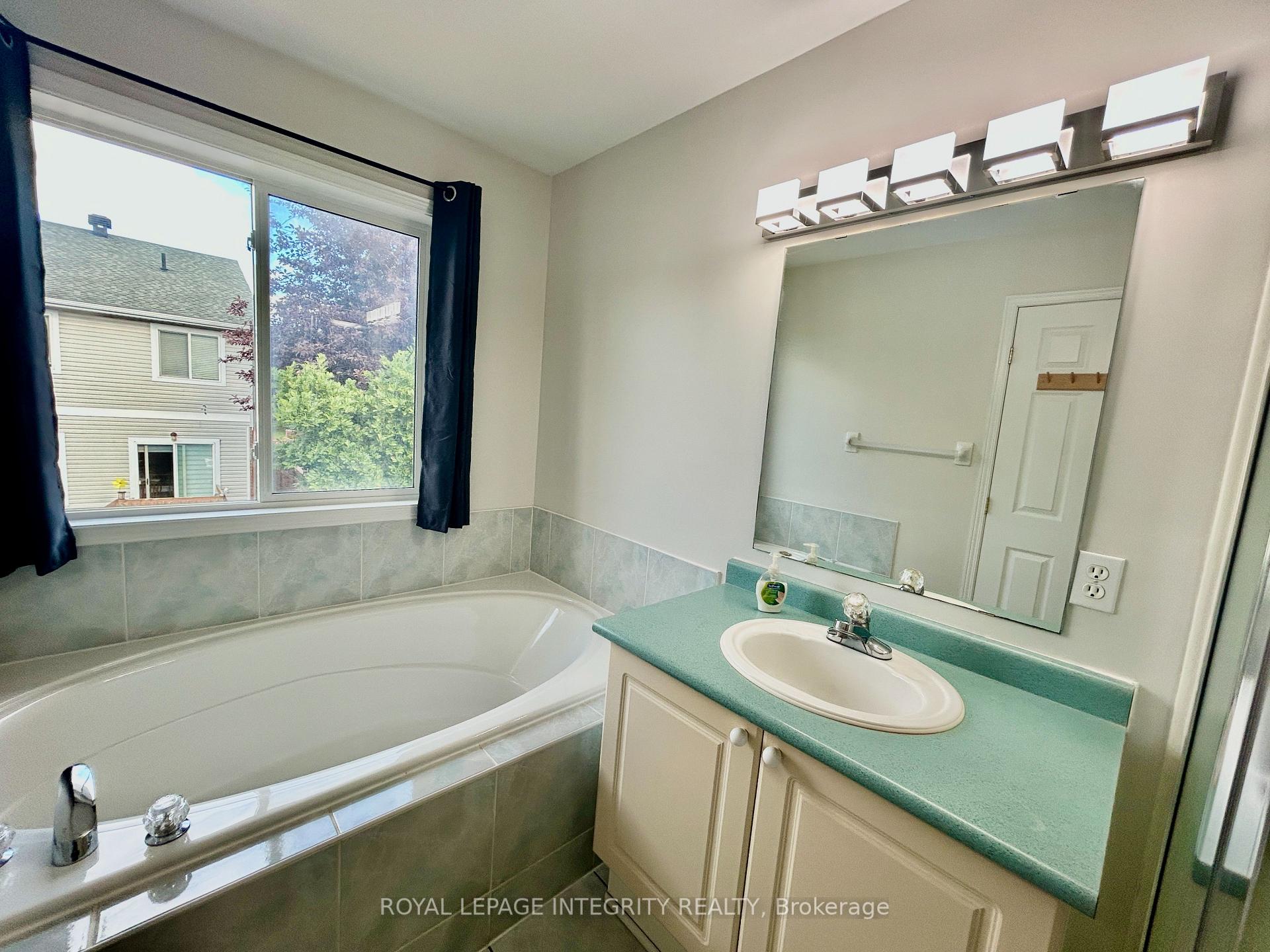 Photo 15 of 19 Cohen Avenue, Ottawa, Kanata - Katimavik — HOMEH
