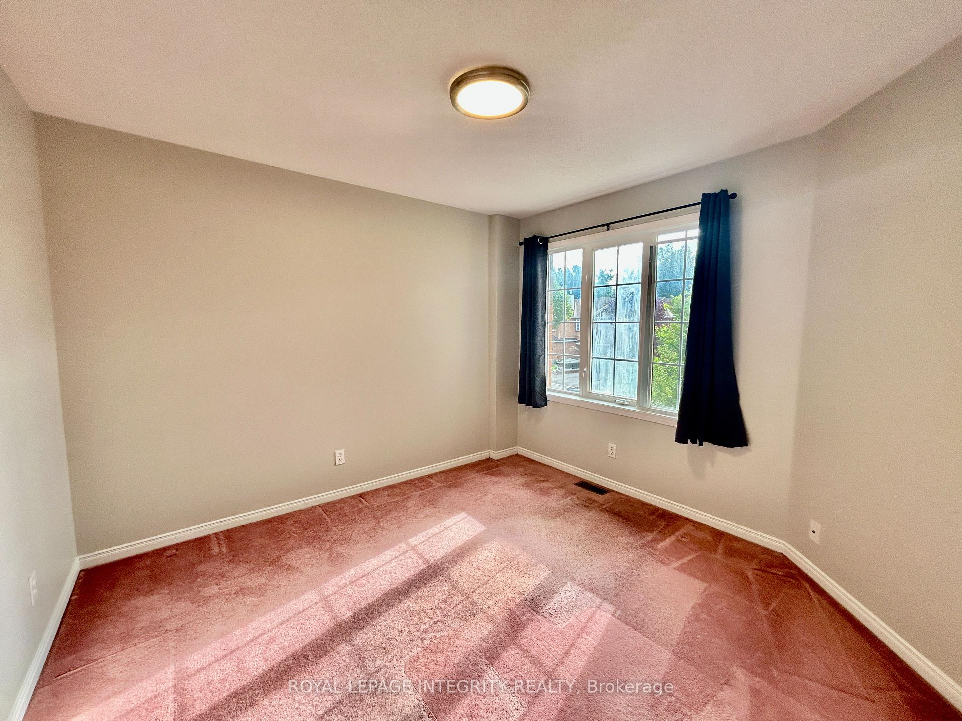 Photo 18 of 19 Cohen Avenue, Ottawa, Kanata - Katimavik — HOMEH