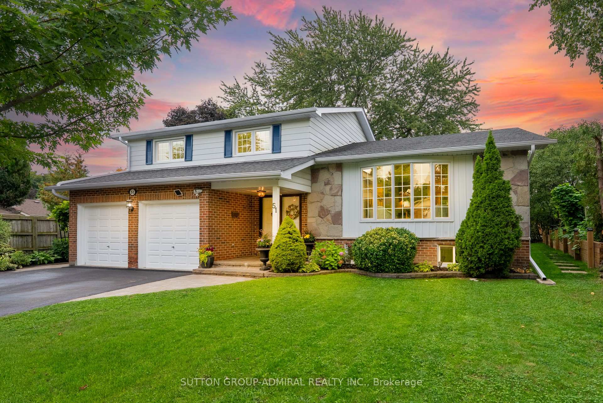Photo 2 of 51 Blue Spruce Lane, Markham, Royal Orchard — HOMEH