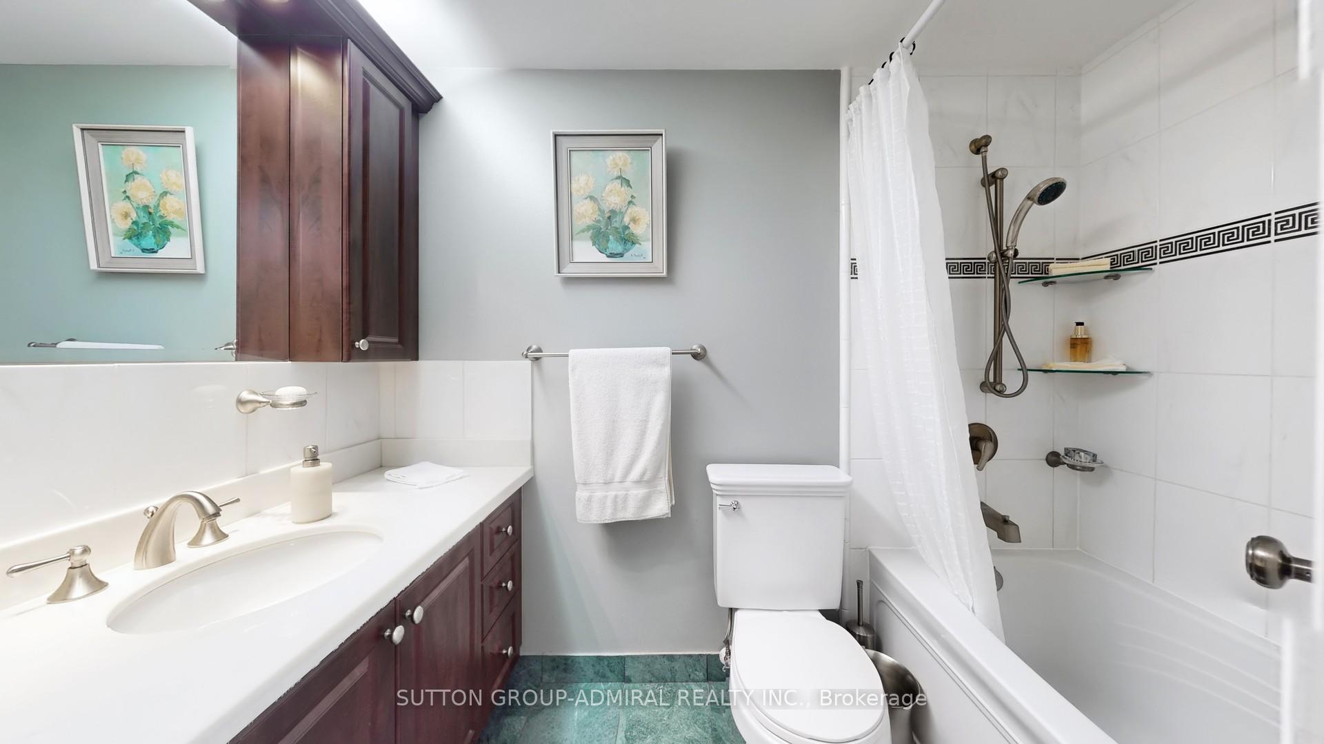 Photo 32 of 51 Blue Spruce Lane, Markham, Royal Orchard — HOMEH