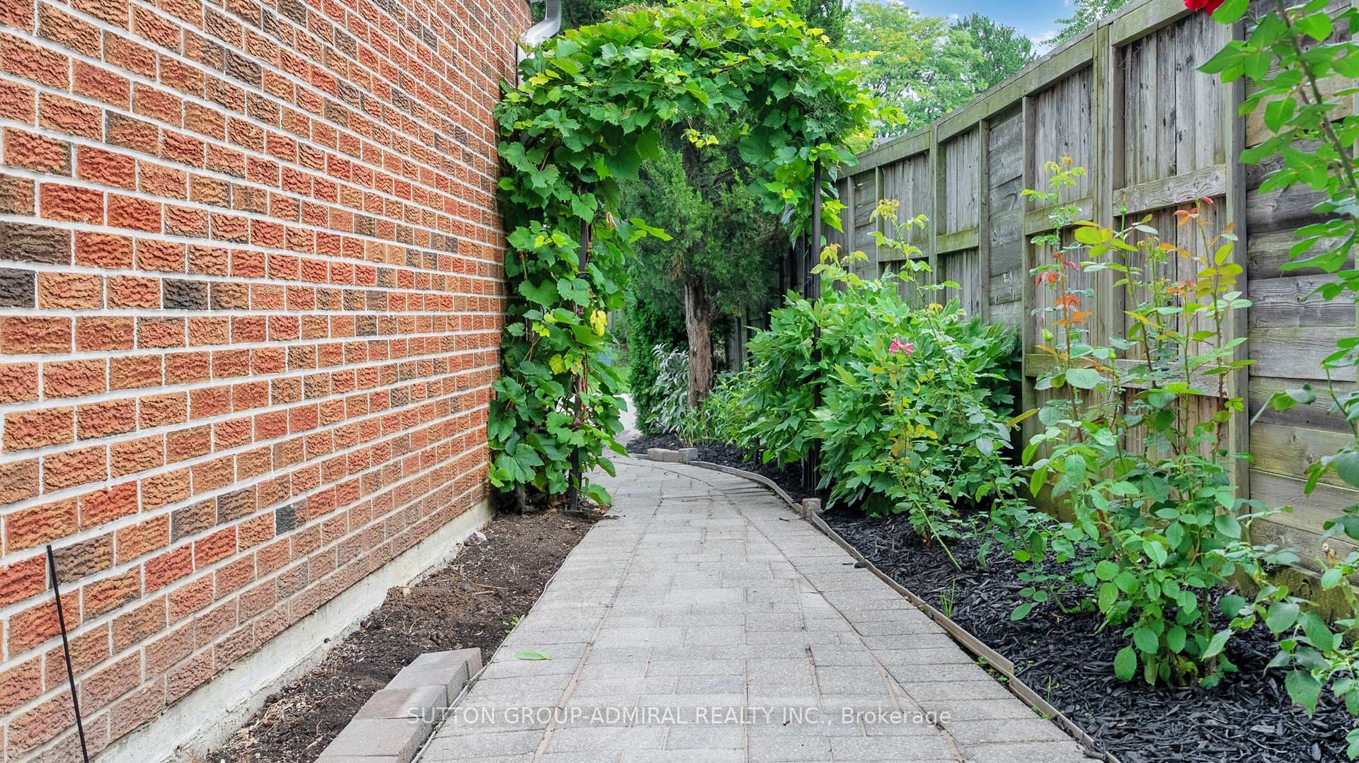 Photo 48 of 51 Blue Spruce Lane, Markham, Royal Orchard — HOMEH