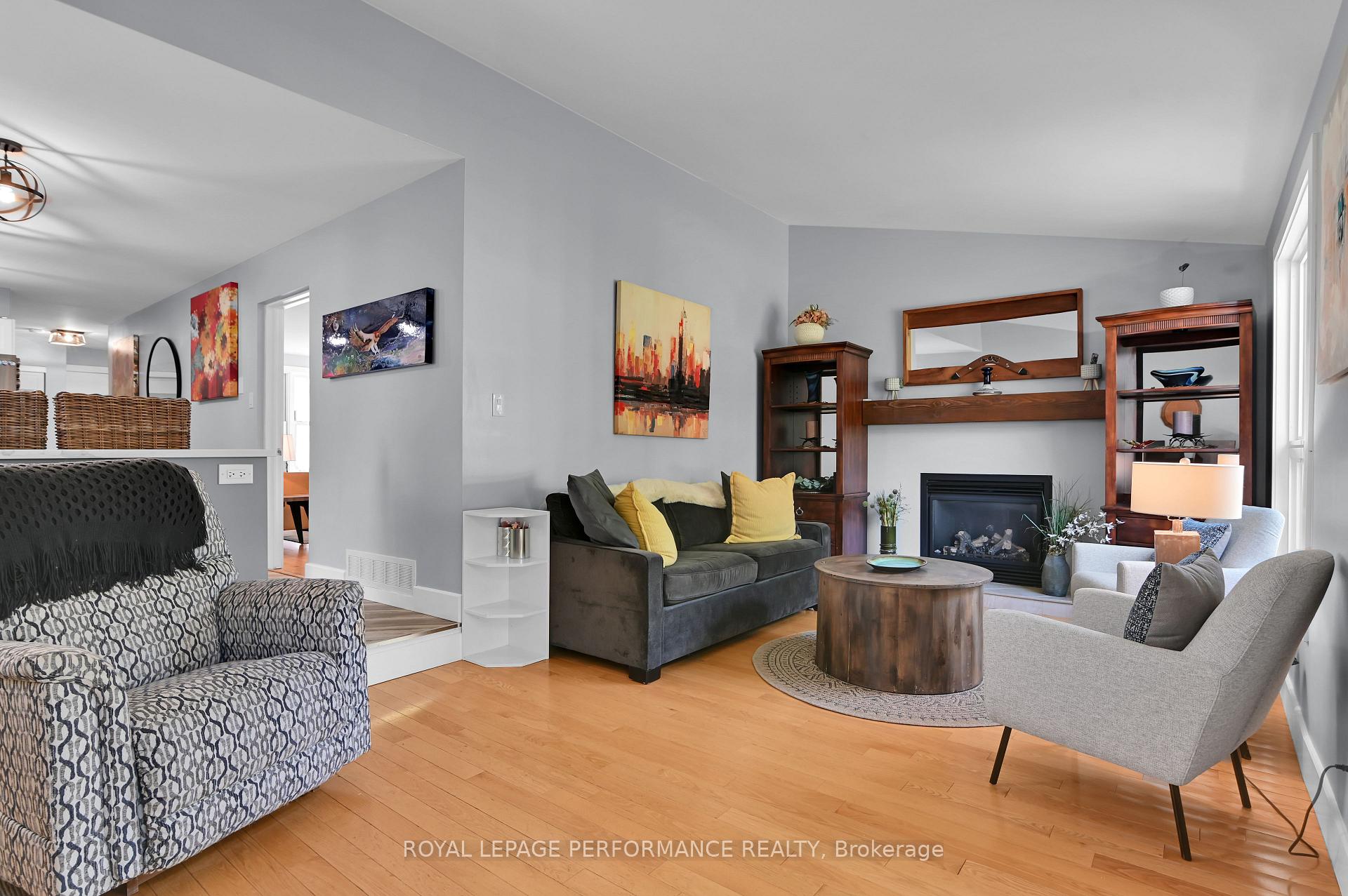 Photo 13 of 135 Acklam Terrace, Ottawa, Kanata - Morgan's Grant/South March — HOMEH