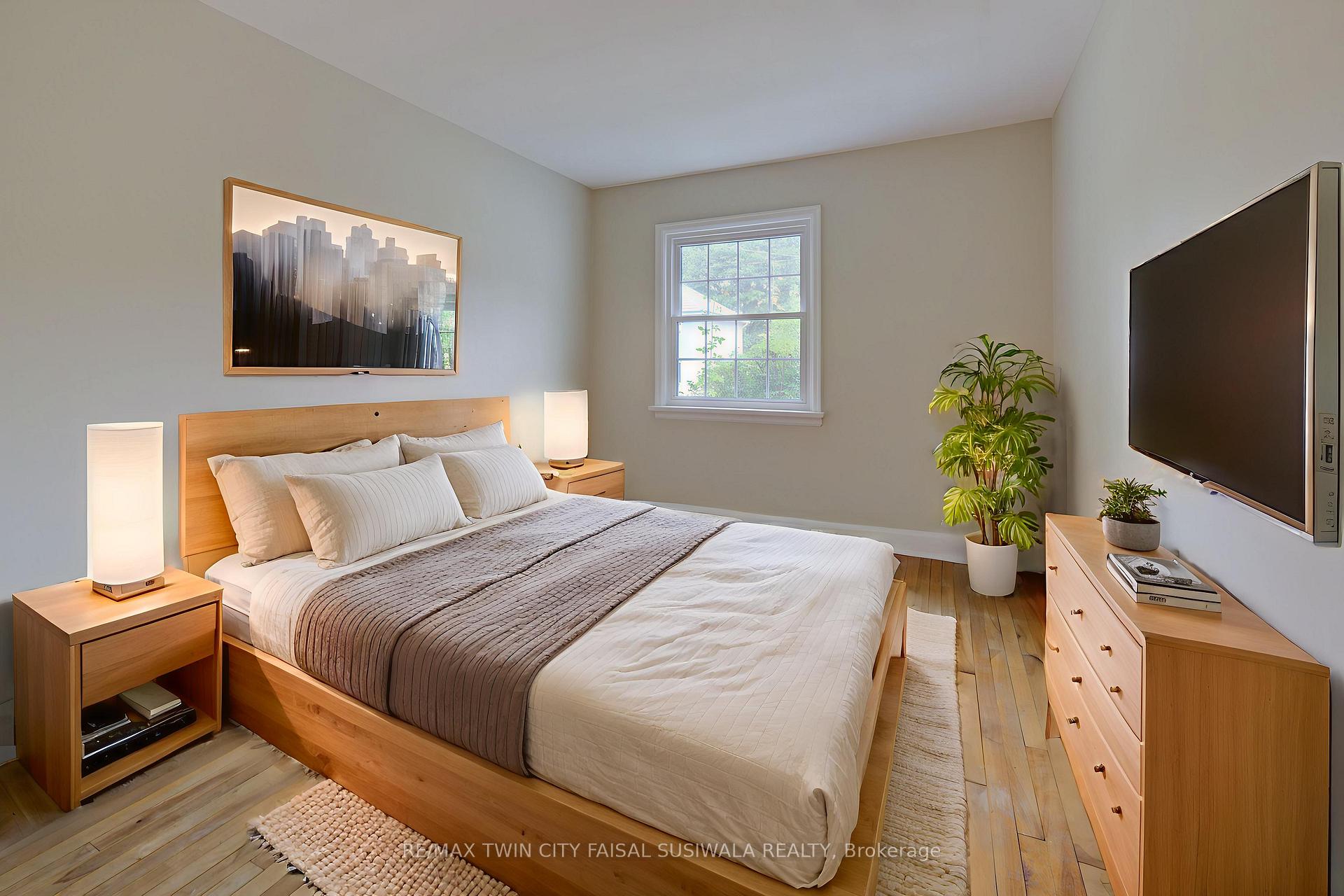 Photo 12 of 99 Gildner Street, Kitchener — HOMEH