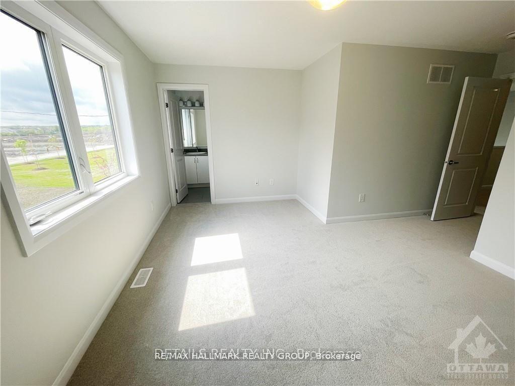 Photo 12 of 81 Osler Street, Ottawa, Kanata - Morgan's Grant/South March — HOMEH
