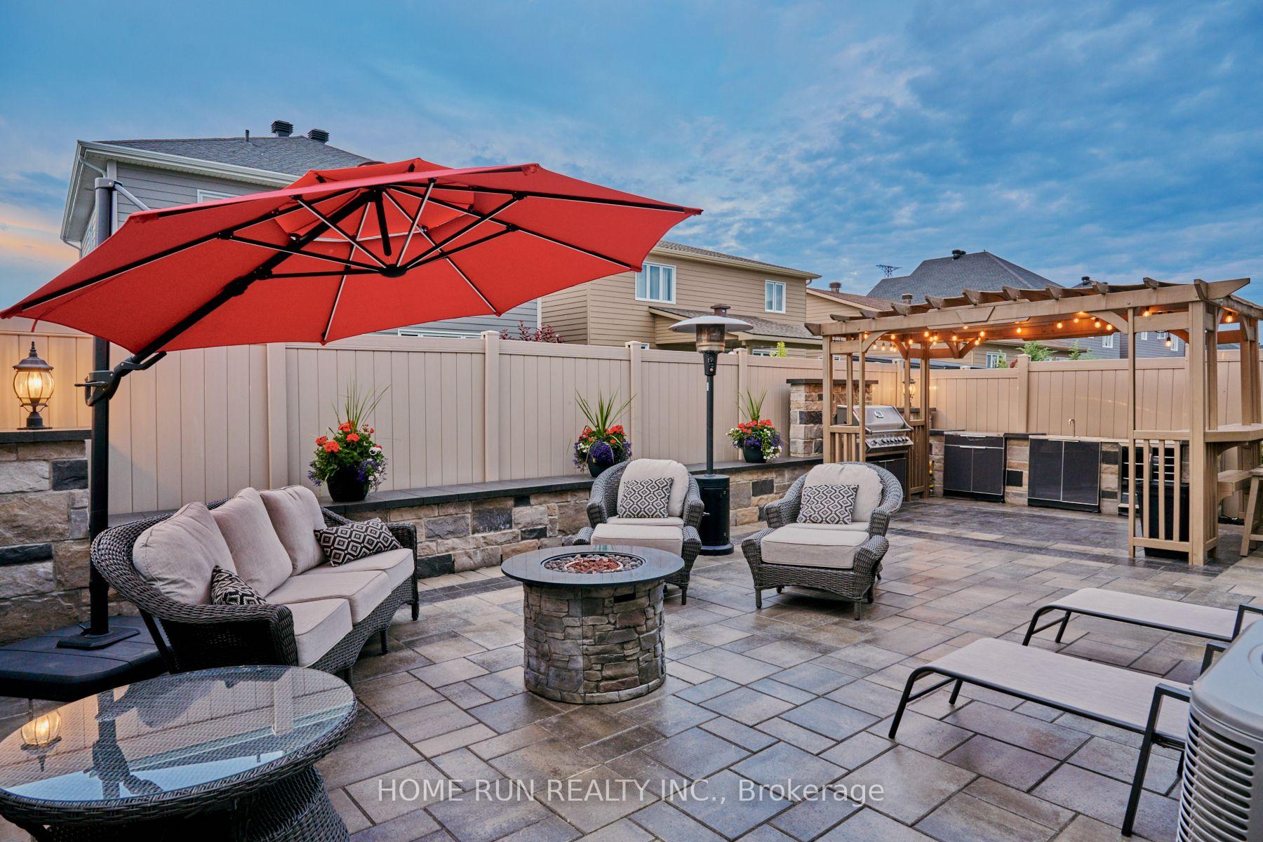 Photo 3 of 341 Rouncey Road, Ottawa, Kanata - Emerald Meadows/Trailwest — HOMEH