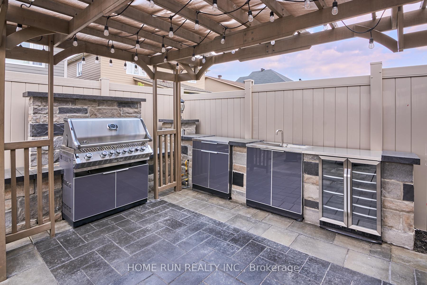 Photo 5 of 341 Rouncey Road, Ottawa, Kanata - Emerald Meadows/Trailwest — HOMEH