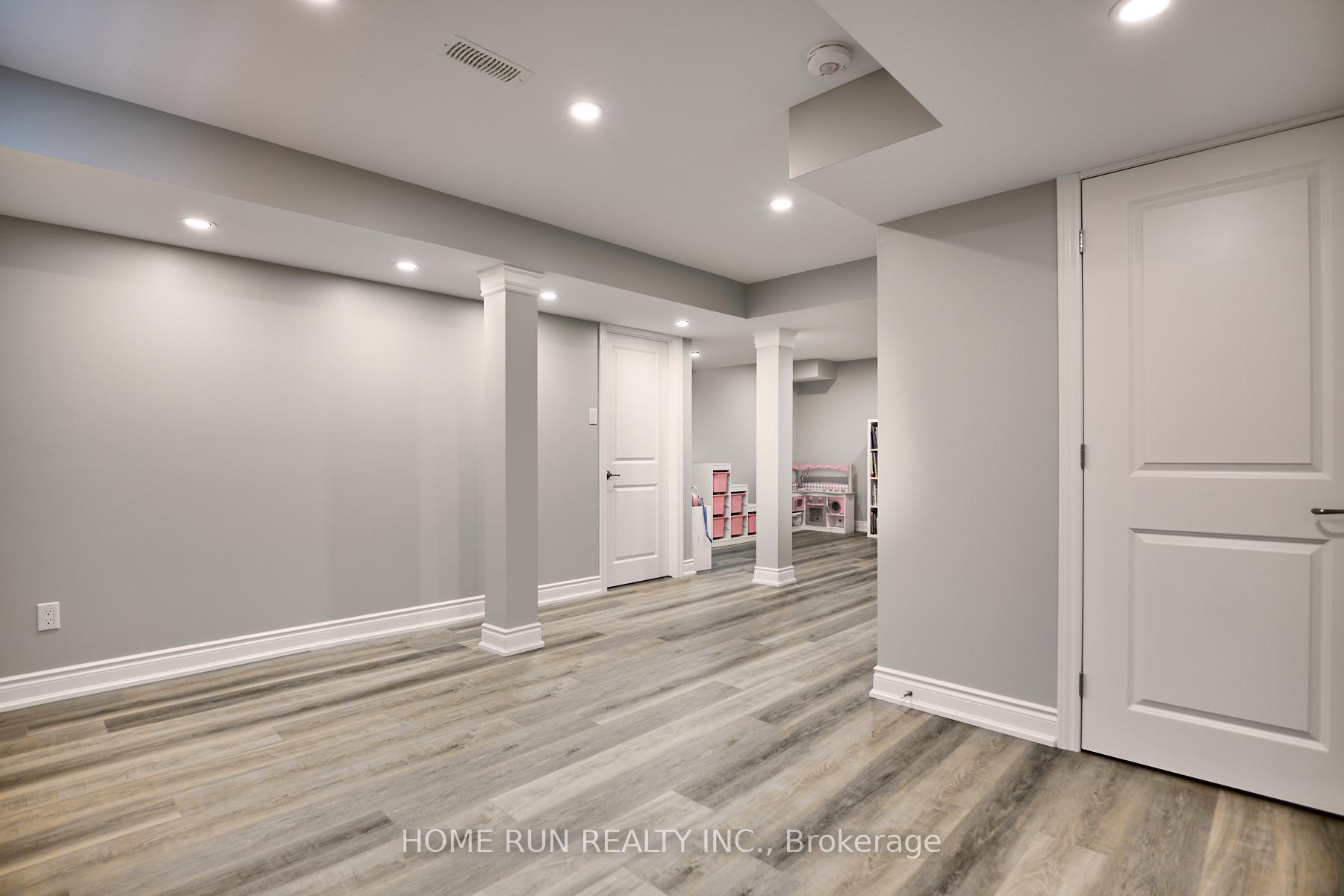 Photo 32 of 341 Rouncey Road, Ottawa, Kanata - Emerald Meadows/Trailwest — HOMEH