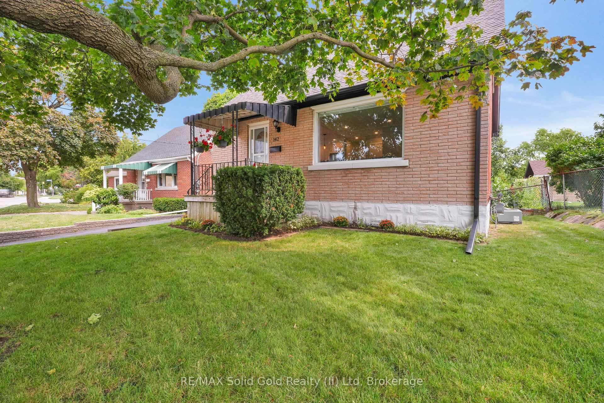 Photo 3 of 142 Lancaster Street W, Kitchener, Northward — HOMEH