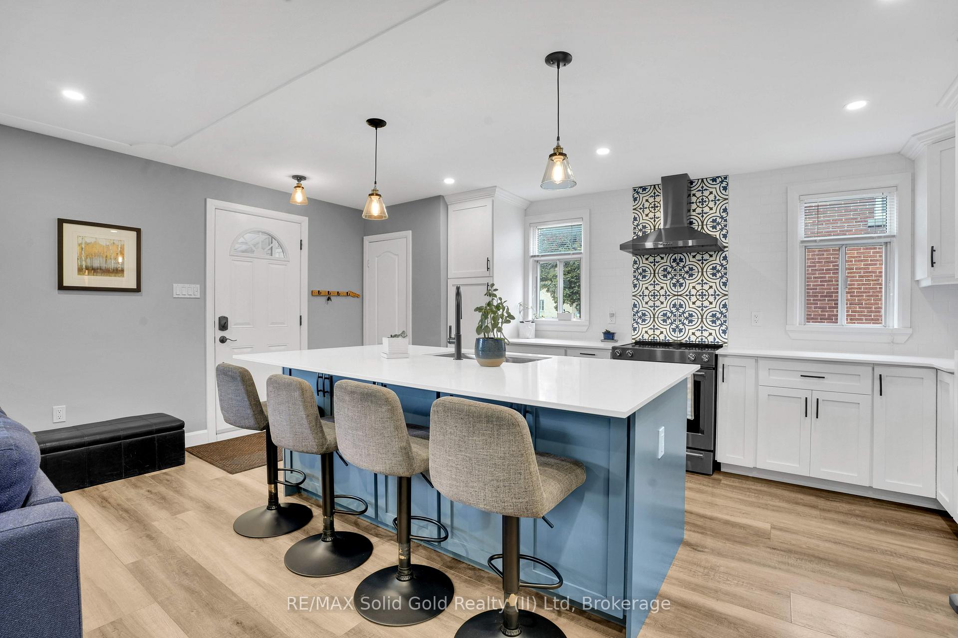 Photo 5 of 142 Lancaster Street W, Kitchener, Northward — HOMEH