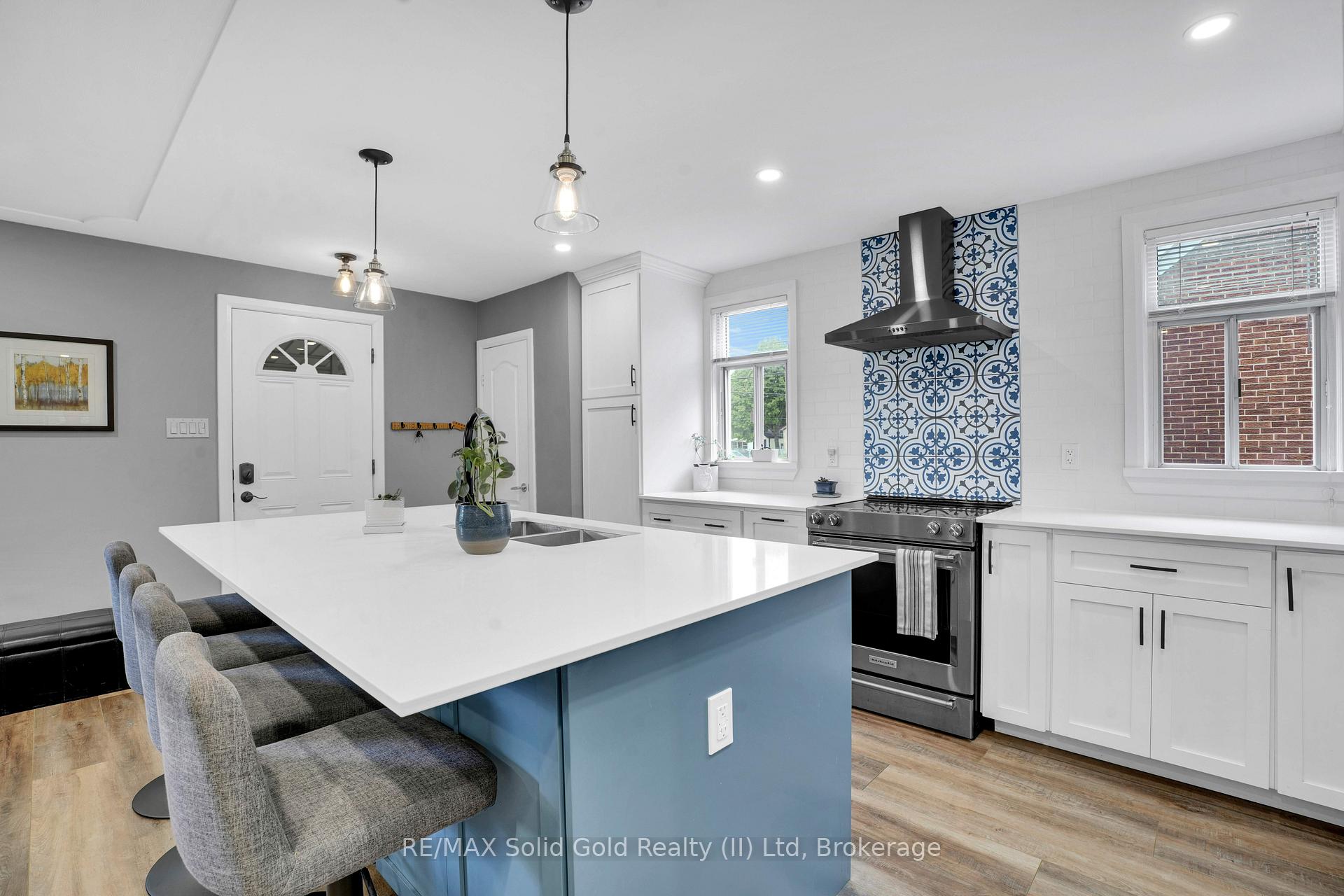 Photo 6 of 142 Lancaster Street W, Kitchener, Northward — HOMEH