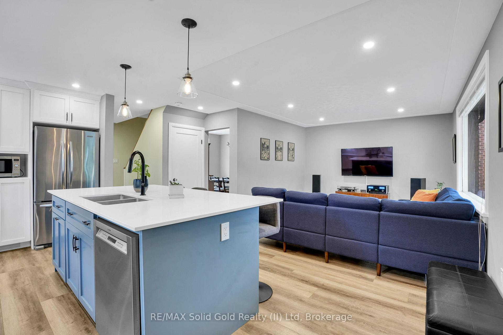 Photo 7 of 142 Lancaster Street W, Kitchener, Northward — HOMEH