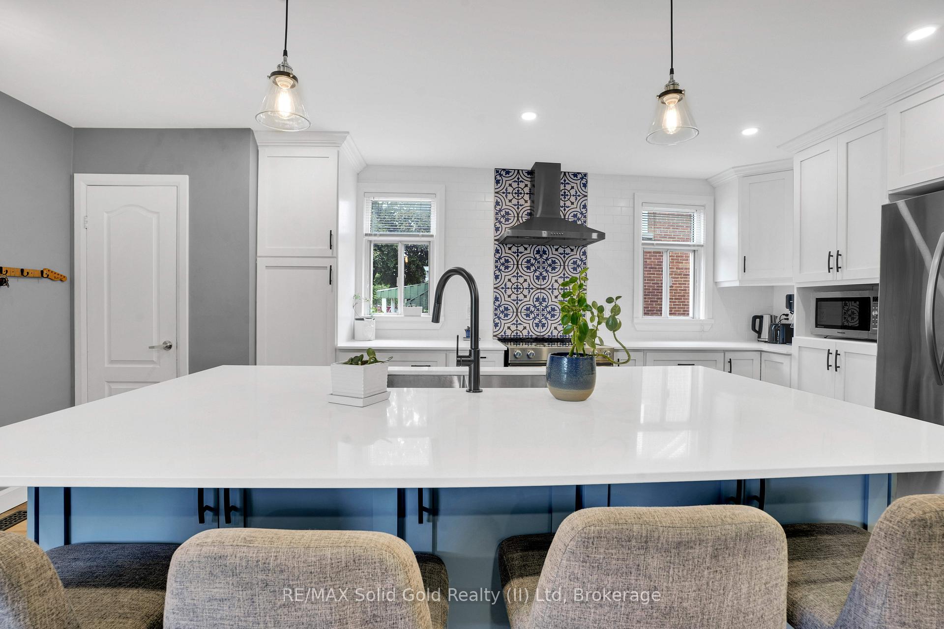 Photo 10 of 142 Lancaster Street W, Kitchener, Northward — HOMEH