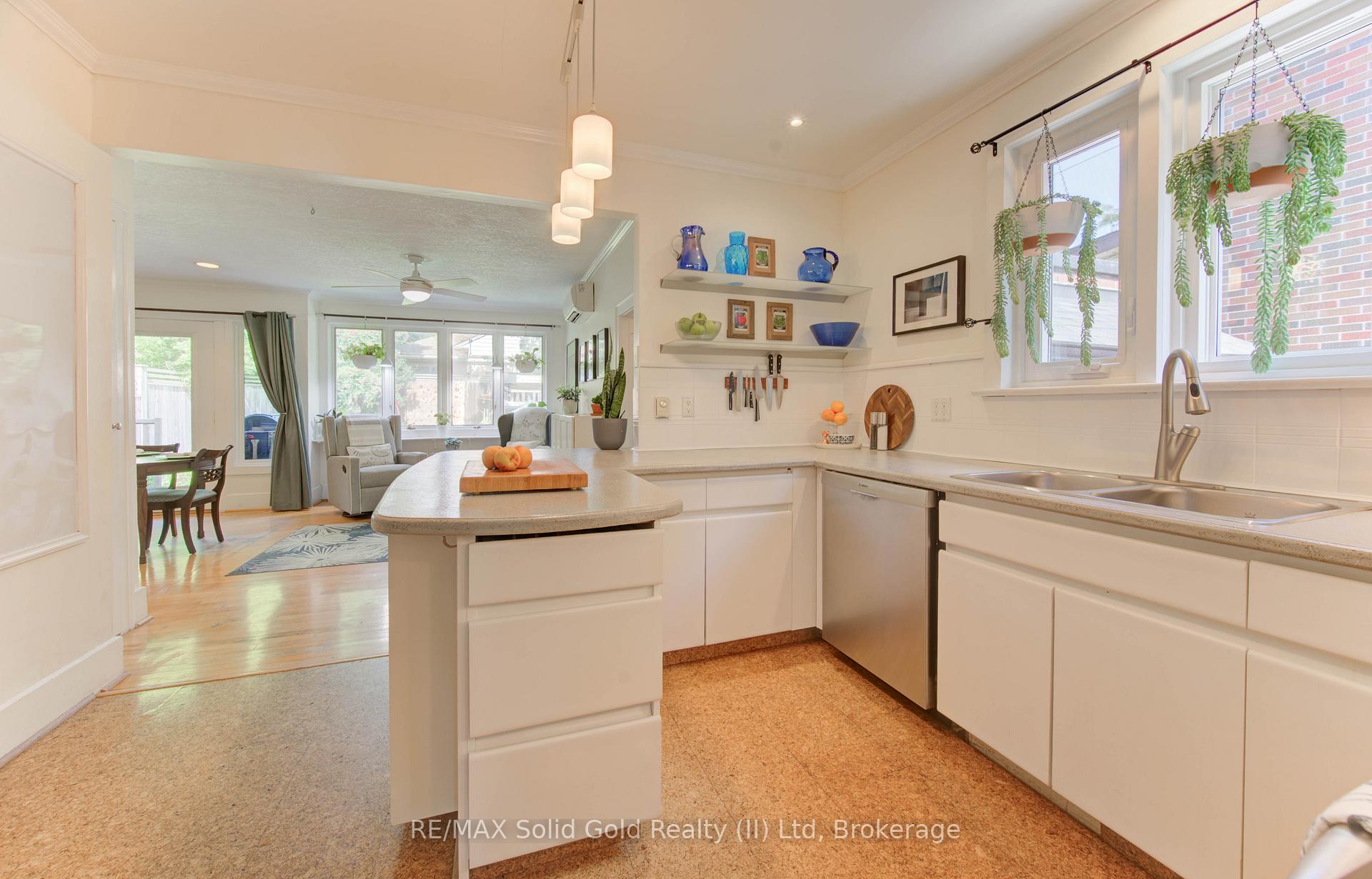 Photo 11 of 214 Lydia Street, Kitchener — HOMEH