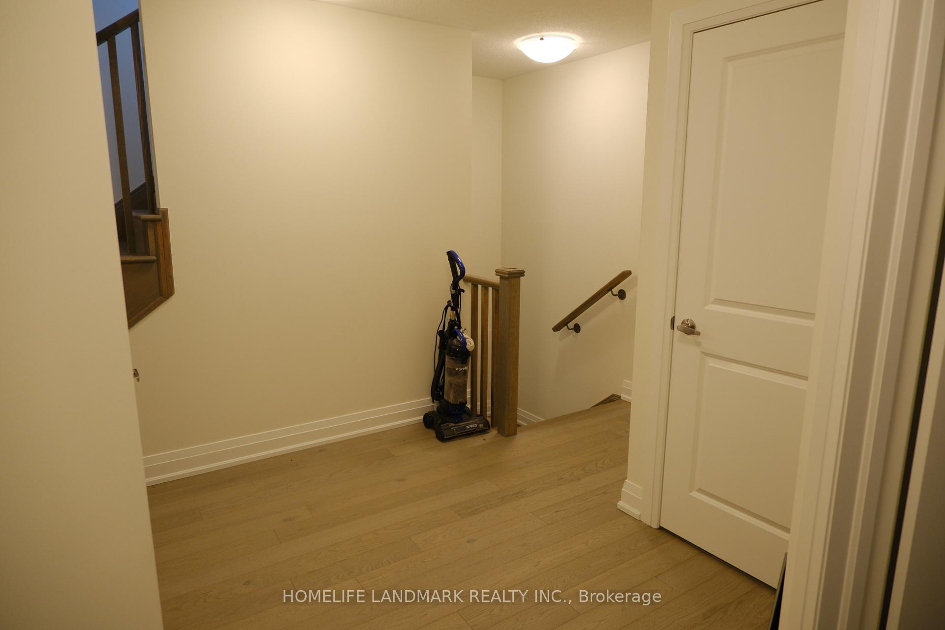 Photo 10 of 111 Thomas Frisby Jr Crescent, Markham, Rural Markham — HOMEH
