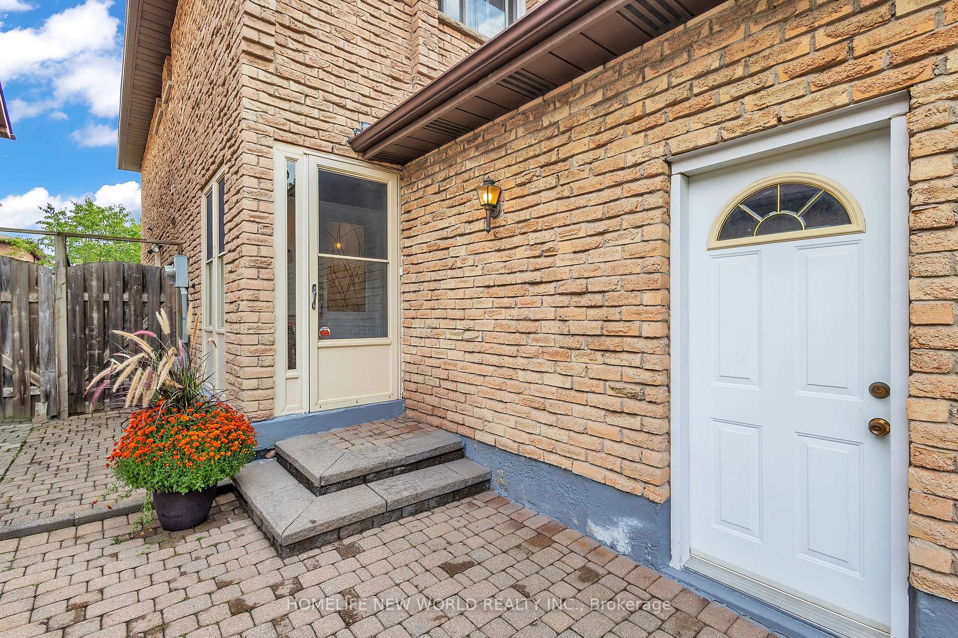 Photo 6 of 23 Avalon Road, Markham, Milliken Mills West — HOMEH