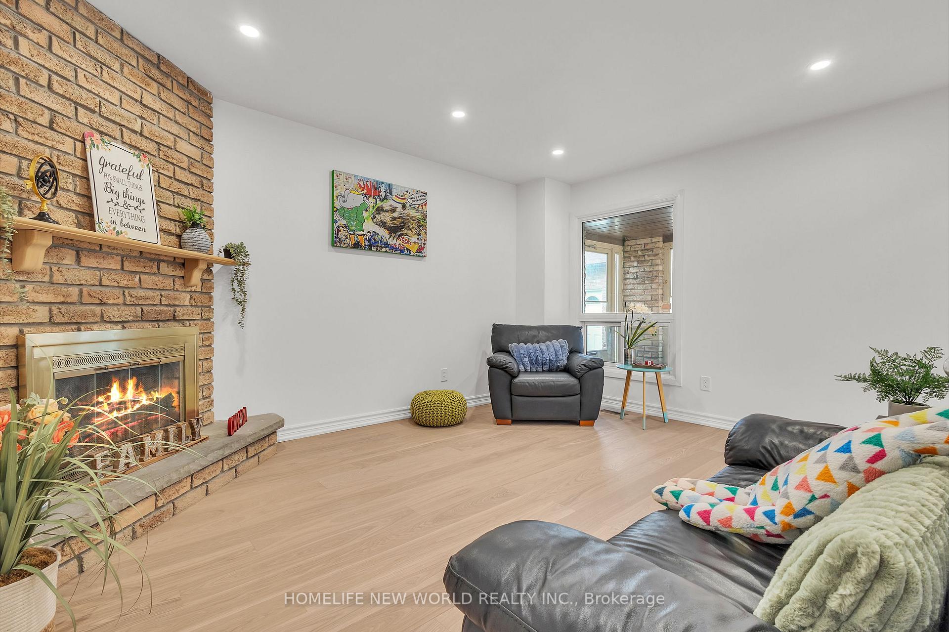 Photo 12 of 23 Avalon Road, Markham, Milliken Mills West — HOMEH
