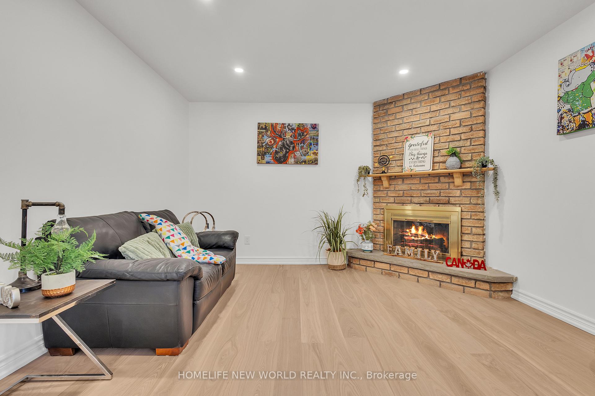Photo 13 of 23 Avalon Road, Markham, Milliken Mills West — HOMEH