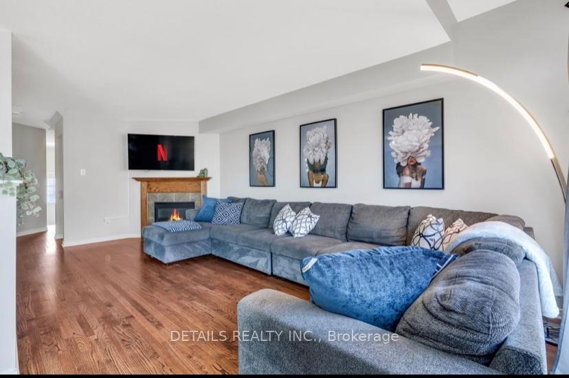 Photo 7 of 303 Brigitta Street, Ottawa, Kanata - Emerald Meadows/Trailwest — HOMEH