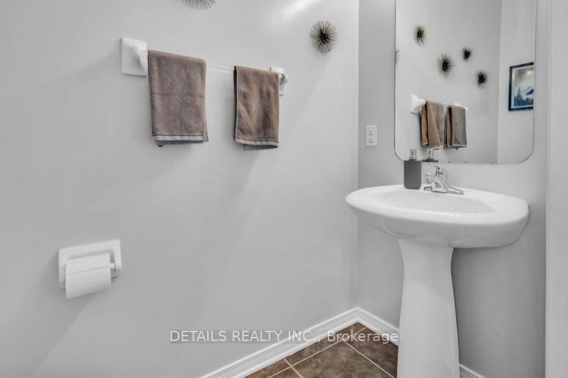 Photo 9 of 303 Brigitta Street, Ottawa, Kanata - Emerald Meadows/Trailwest — HOMEH